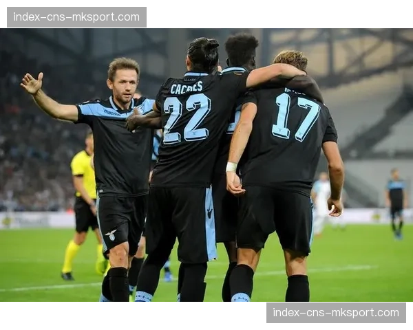 欧联杯赛后，马赛全队返回基地，备战周末联赛