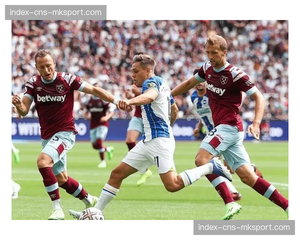 从濒临降级到零封强敌:诺丁汉森林三月防守体系的蜕变之路 从濒临降级到零封强敌:诺丁汉森林三月防守体系的蜕变之路