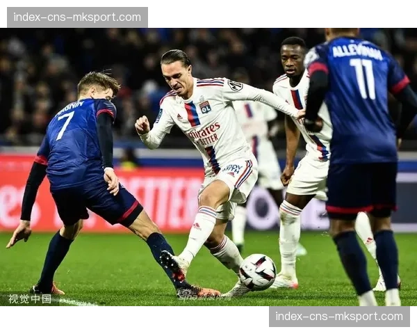 评论观点:VAR再次成为焦点,洛里昂对阵克莱蒙的点球判罚引热议 评论观点:VAR再次成为焦点,洛里昂对阵克莱蒙的点球判罚引热议