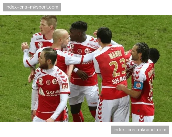 观点：VAR在兰斯对阵梅斯比赛中的判罚尺度引发讨论